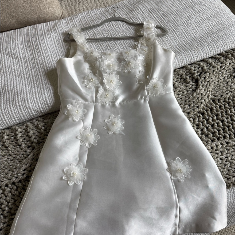 Elliat Elegant White Floral Mini Dress